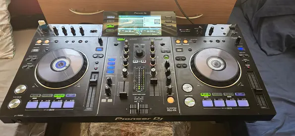 Pioneer XDJ-Rx Professional DJ Media Player / Controller - Good Working Condition