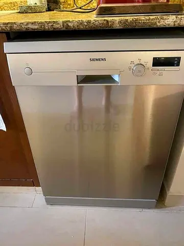 Siemens stainless steel freestanding 3 rack dishwasher - good working condition