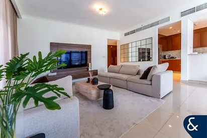 Park View | Corner Unit | Large Balcony
