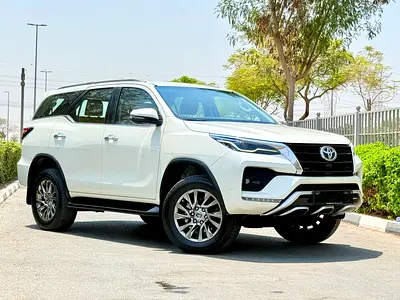 2021 Toyota FORTUNER — фото 4