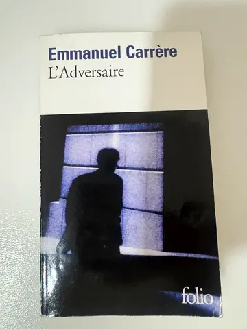 L’Adversaire Emmanuel Carrere livre français