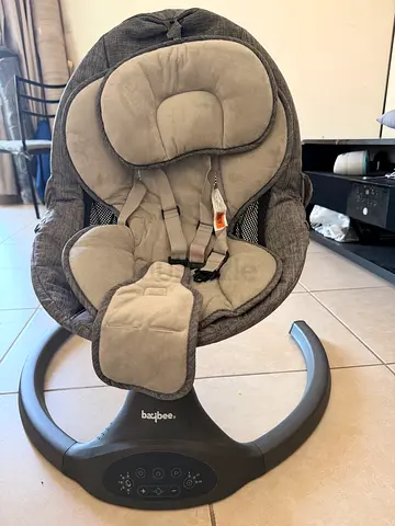 Electric baby bouncer