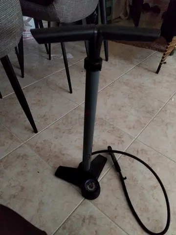 Floor Bike Pump with Pressure Gauge - Good Working Condition