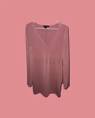 Light pink long-sleeve V-neck tunic top - size M