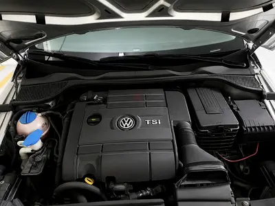 Volkswagen Scirocco R-Line 2013 – Mid Option