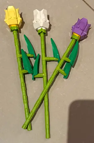 Lego tulip flowers, set of 3 in very good condition