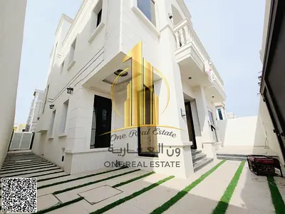🏡✨ فيلا كلاسيكية للإيجار السنوي – الحليو 2 | عجمان 📍 الحليو 2  🏛️ أرضي + أول + روف  📐 المساحة: 4,000 قدم مربع تتكون الفيلا من: 🛏️ 5 غرف نوم ماستر