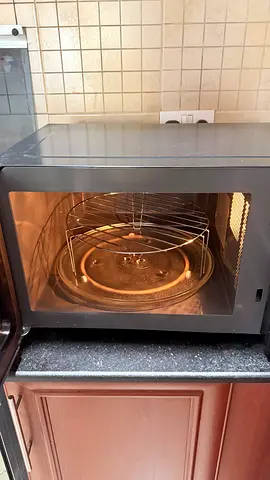 Black+Decker 28L Microwave | Under Warranty + Box | Only AED 250