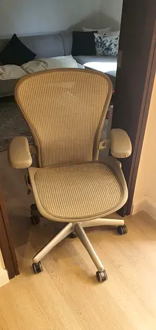 Herman Miller Areon Classic Chairs For Selling
