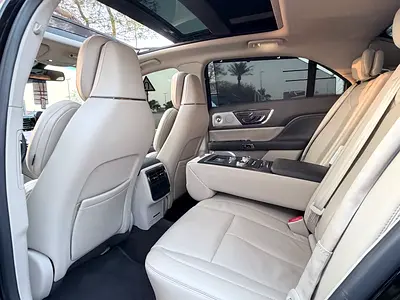 صورة 9 لـ 2017 Lincoln CONTINENTAL