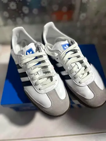 Adidas Samba OG - slightly used