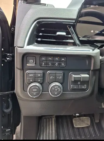 2025 Chevrolet TAHOE 照片 9
