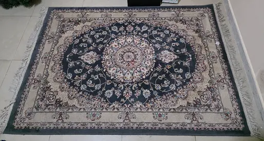 Classic Persian-style area rug - 5x7 ft, good condition 120x170