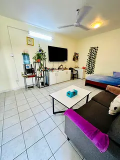 FURNISHED ROOM WITH ATTACHED WASHROOM AVAILABLE – KARAMA