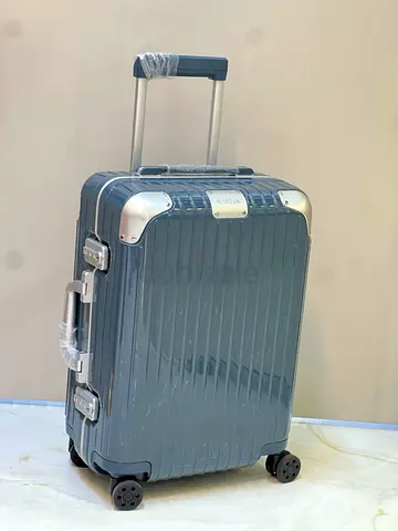 Rimowa Hybrid cabin