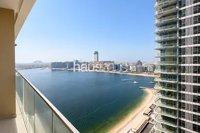 Palm Jumeirah View | Private Beach | Bright
