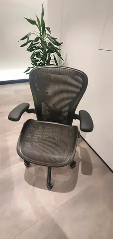 Herman Miller Areon Classic Chairs For Selling