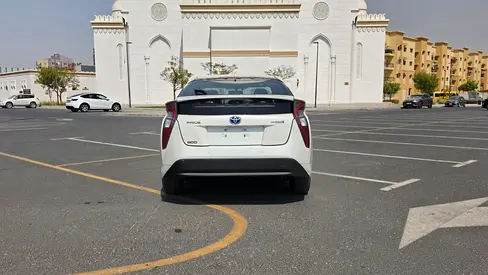 صورة 3 لـ 2017 Toyota PRIUS