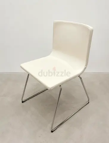 Modern White Leather Dining / Visitor Chair – AED 50