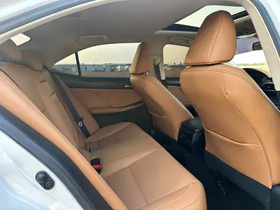 صورة 6 لـ 2019 Lexus IS-SERIES