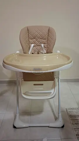 Adjustable baby high chair with removable tray - good condition
