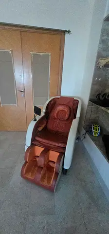 JC Buckman 2D Full Body Massage Chair – Almost New