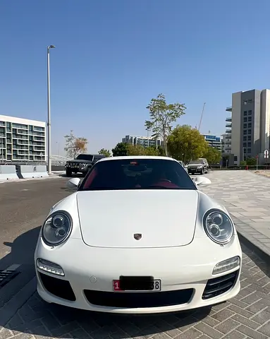 White 911 Carrera S 2010