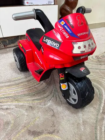 Peg Perrigo Red Battery-Powered Ride-On Motorcycle for Toddlers (Ducati-style)