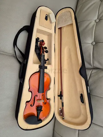Violin 1/4 with Bow, Hard Case and Shoulder rest