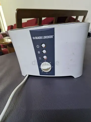 Bread toaster