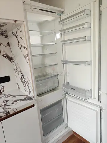 Siemens 60cm Built in Fridge and Freezer For Sale