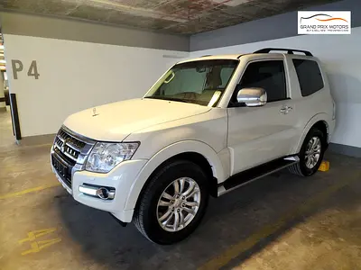 Mitsubishi Pajero GLS V6 3.8 3 Door 2016 Model GCC Specs With Full Service History
