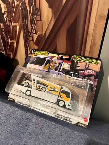 HOTWHEELS PREMIUM TEAM TRANSPORT ‘24 HONDA CIVIC TYPE R “FL5”