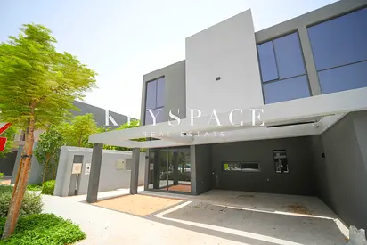 Contemporary House | Lush Landscapes and Peaceful Setting | Resale