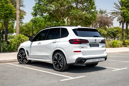 2025 BMW X5 M60i xDrive — zdjęcie 10