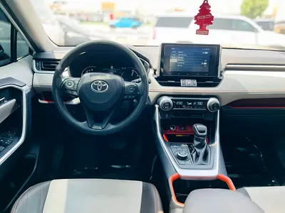 2023 Toyota RAV 4 — фото 10