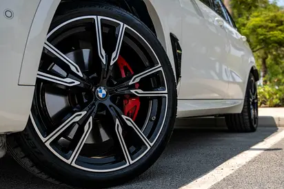 2025 BMW X5 M60i xDrive — zdjęcie 2