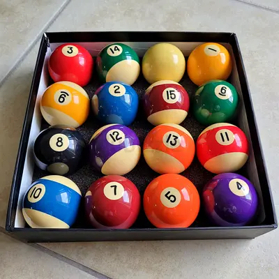 POOL BALL SPOTS & STRIPES 57mm