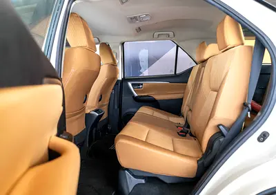 صورة 16 لـ 2022 Toyota FORTUNER