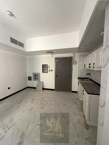 Brand new studio in Muwaileh on a main road opposite Safari Mall 4 payments security cheque not cas