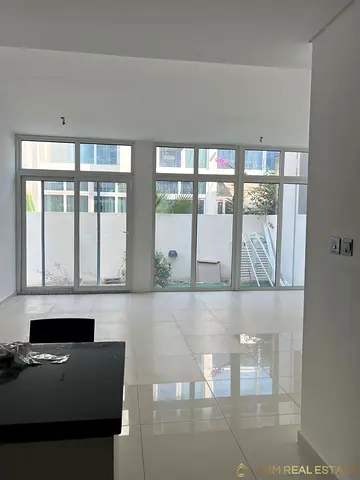 CORNER UNIT I EXTENDED | VACCANT SOON | 1881 SQFT