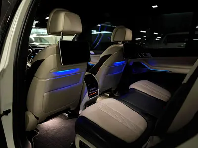 BMW X7 xDrive40i, миниатюра 3