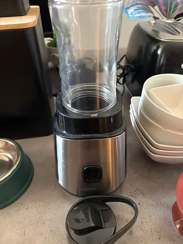 Personal portable blender / smoothie maker - stainless base