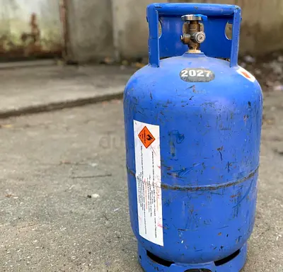 Adnoc LPG gas cylinder for home use 50lbs big - Urgent selling 175 aed only