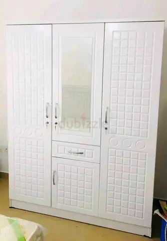 Wardrobe 3 door brand new selling