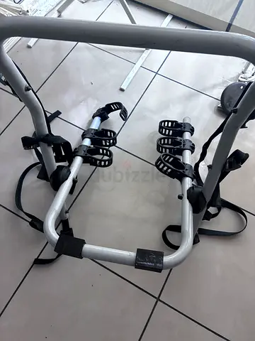 Rear-mounted bike carrier rack for 3 bikes - used