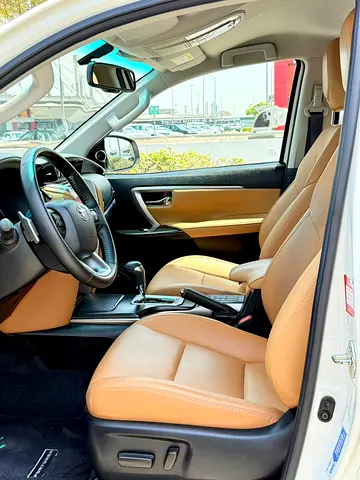 2021 Toyota FORTUNER — фото 12