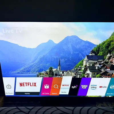 Smart LED TV with built-in apps (Netflix, Prime Video) - Good condition - LG OLED