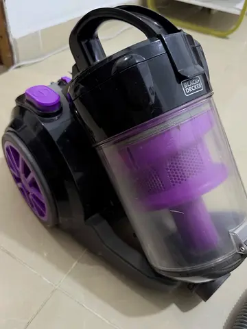 Black+Decker Cyclonic Vacuum Cleaner 1800W – Powerful Suction | Excellent Working Condition