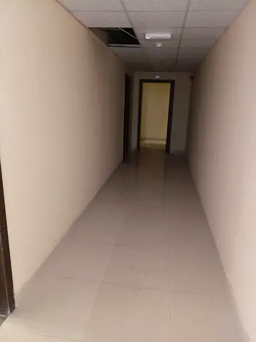 سكن عمال 88 غرفة كبيرة | مطبخ وحمام | كل استوديو يسع 10 أشخاص | 37,000 درهم سنوياً للاستوديو | أم الثعوب – أم القيوين | أول ساكن | جاهز للاستلام